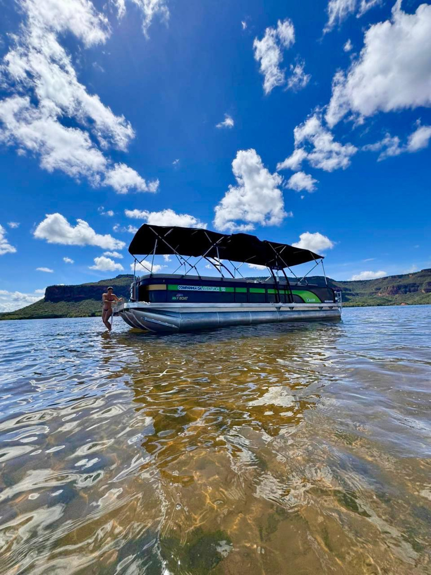 Pontoon no Lago do Manso